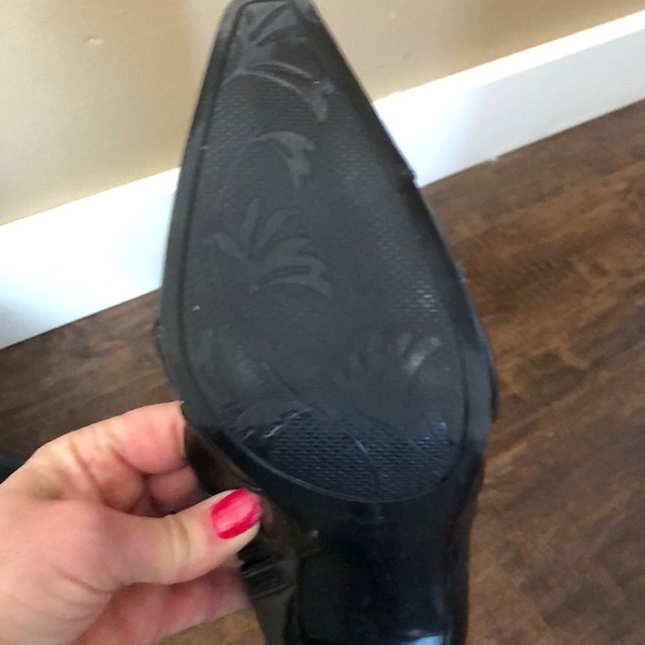 Boots - Picture 4 of 4